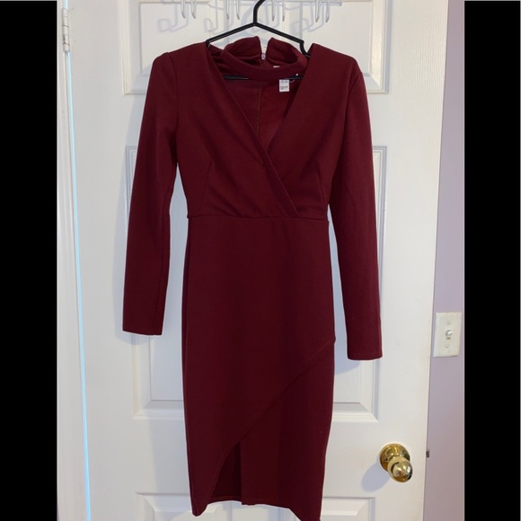 CLOTHES - Picture 4 of 10